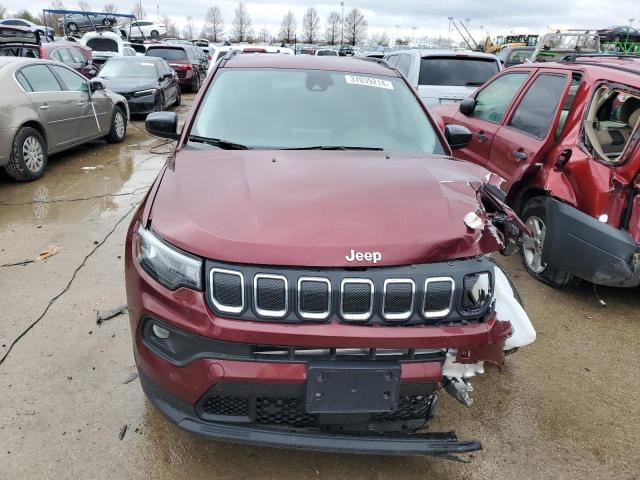 3C4NJCBB0NT174826 - 2022 JEEP COMPASS LATITUDE RED photo 5