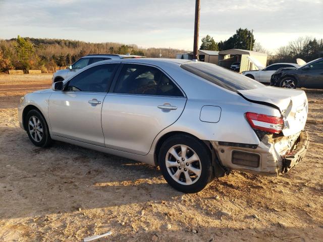 4T1BF3EK8BU640256 - 2011 TOYOTA CAMRY BASE SILVER photo 2