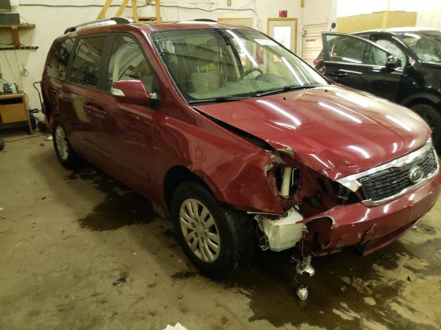 KNDMG4C75B6365092 - 2011 KIA SEDONA LX RED photo 4