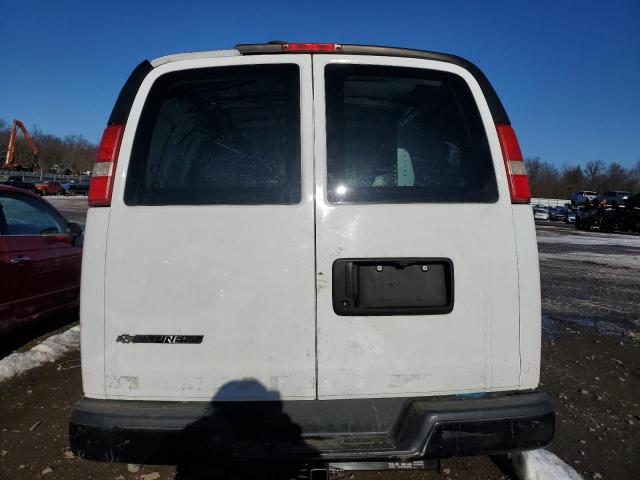 1GCGG25K581229876 - 2008 CHEVROLET EXPRESS G2 WHITE photo 6