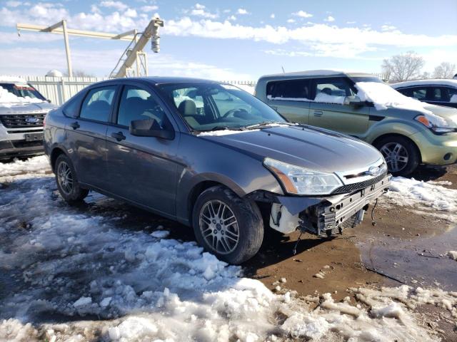 1FAHP3FN1AW180645 - 2010 FORD FOCUS SE GRAY photo 4