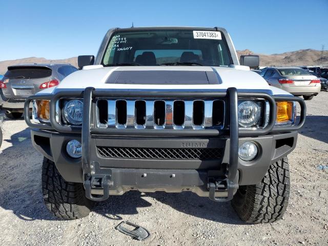 5GNEN13E698120064 - 2009 HUMMER H3T WHITE photo 5