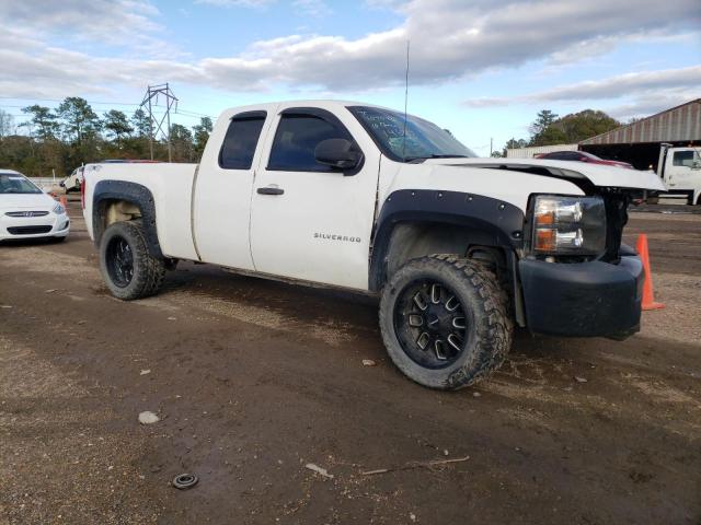 1GCSKPEA5AZ146887 - 2010 CHEVROLET SILVERADO K1500 WHITE photo 4