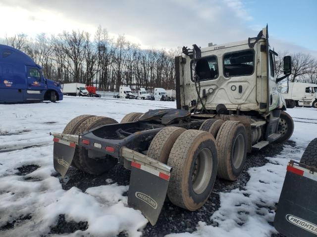 3AKJHTDV6MSMR0241 - 2021 FREIGHTLINER CASCADIA 1 WHITE photo 4