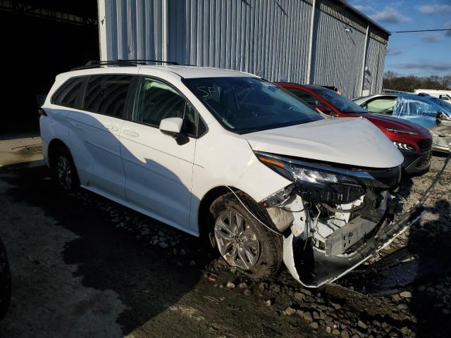 5TDKSKFC8NS041254 - 2022 TOYOTA SIENNA LE WHITE photo 4