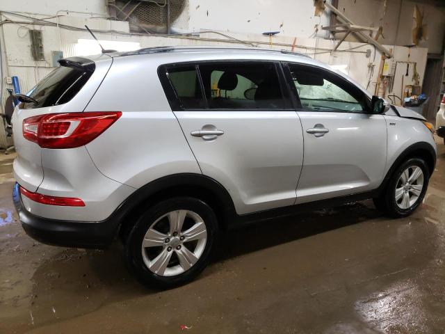 KNDPBCA23B7049858 - 2011 KIA SPORTAGE LX SILVER photo 3