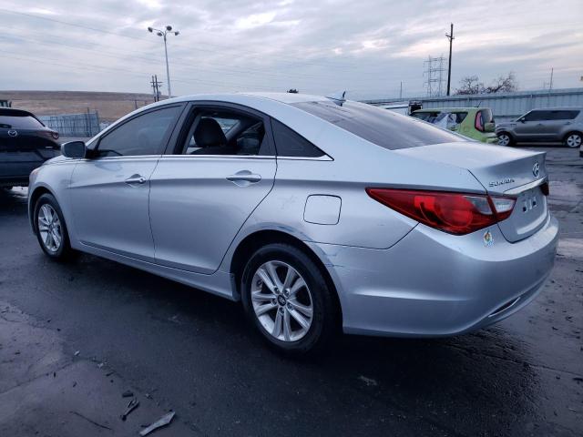 5NPEB4AC0DH692074 - 2013 HYUNDAI SONATA GLS SILVER photo 2