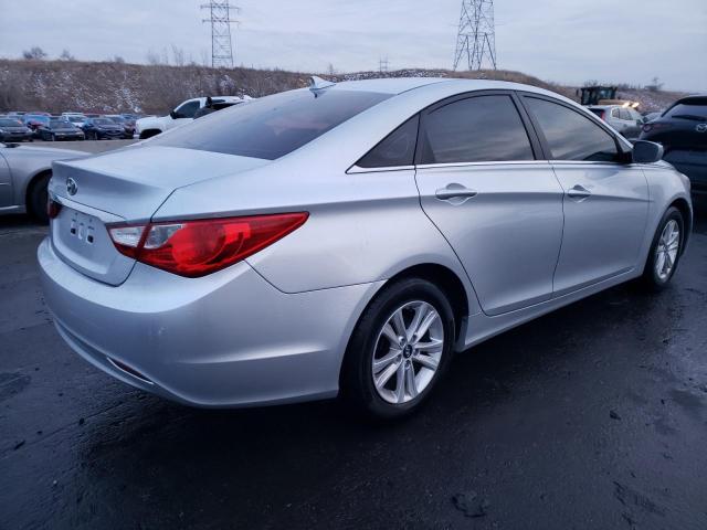 5NPEB4AC0DH692074 - 2013 HYUNDAI SONATA GLS SILVER photo 3