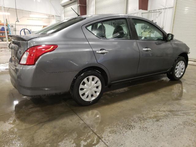 3N1CN7AP0JL870566 - 2018 NISSAN VERSA S GRAY photo 3