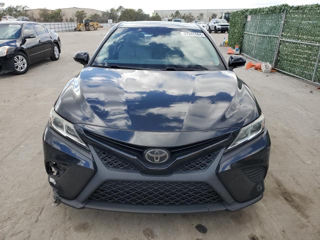 4T1B11HK8JU126453 - 2018 TOYOTA CAMRY L BLACK photo 5