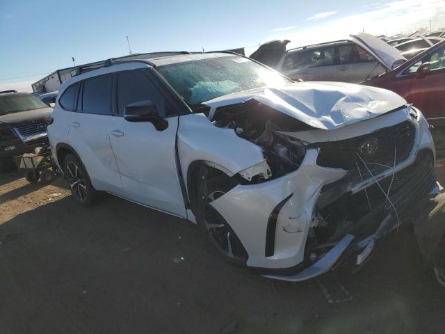 5TDJZRBHXMS090830 - 2021 TOYOTA HIGHLANDER XSE WHITE photo 4