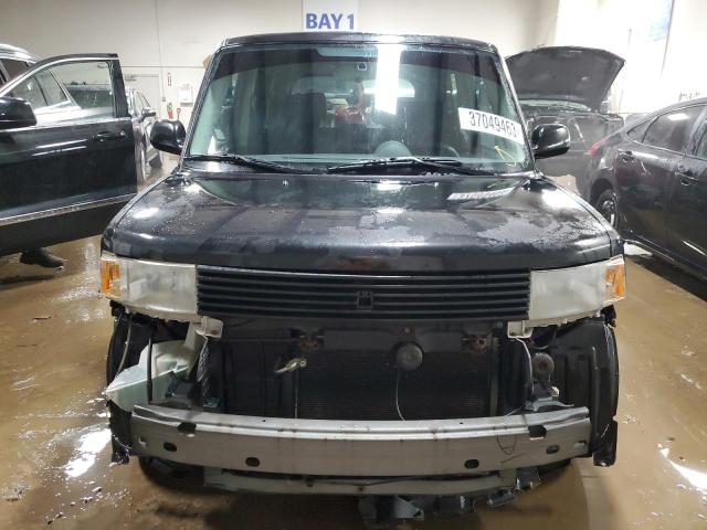 JTLKT324750185998 - 2005 TOYOTA SCION XB Siyah fotoğraf 5