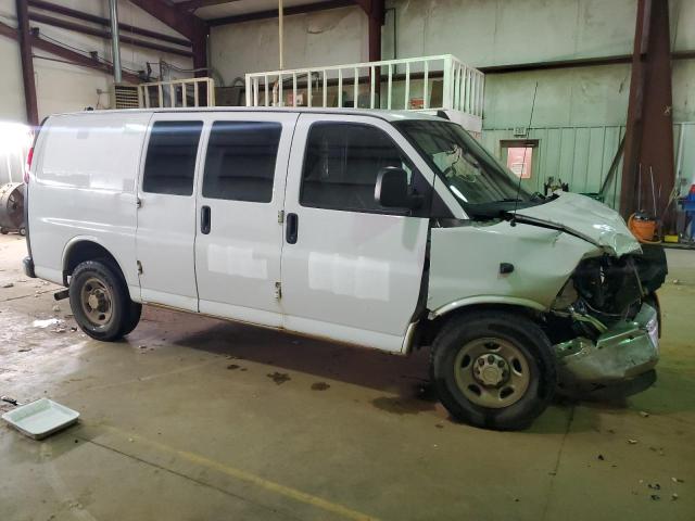 1GCWGAFG7K1344468 - 2019 CHEVROLET EXPRESS G2 WHITE photo 4