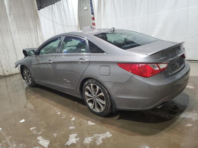 5NPEC4AB6DH583607 - 2013 HYUNDAI SONATA SE GRAY photo 2