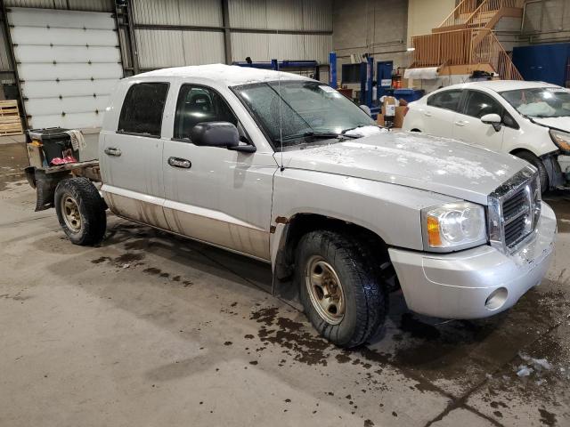 1D7HE48N45S345612 - 2005 DODGE DAKOTA QUAD SLT GRAY photo 4