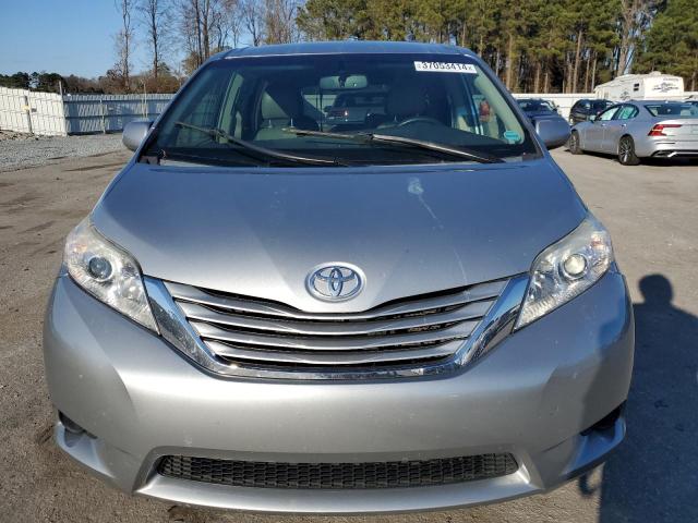 5TDKK3DC8FS628791 - 2015 TOYOTA SIENNA LE GRAY photo 5