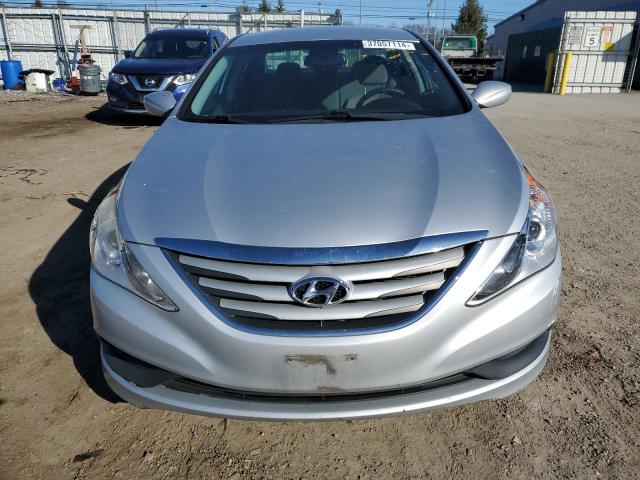 5NPEB4AC8EH887180 - 2014 HYUNDAI SONATA GLS SILVER photo 5