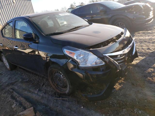 3N1CN7AP0JL813994 - 2018 NISSAN VERSA S BLACK photo 4