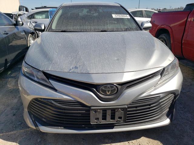 JTNB11HK9J3044222 - 2018 TOYOTA CAMRY L SILVER photo 5