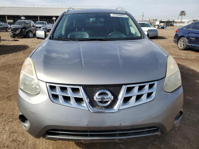 JN8AS5MV0DW126755 - 2013 NISSAN ROGUE S GRAY photo 5