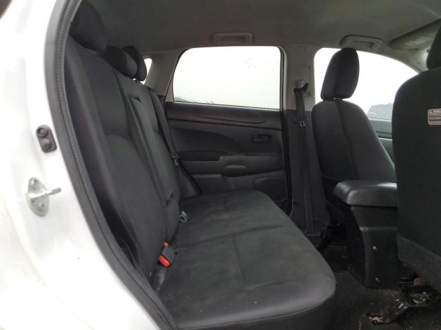 4A4AP3AU4EE028633 - 2014 MITSUBISHI OUTLANDER ES 白色 照片 11