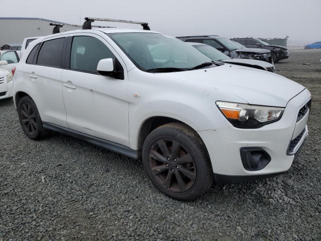 4A4AP3AU4EE028633 - 2014 MITSUBISHI OUTLANDER ES 白色 照片 4