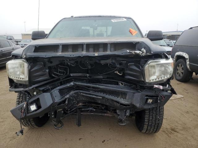 5TFUW5F15HX591751 - 2017 TOYOTA TUNDRA DOUBLE CAB SR/SR5 BLACK photo 5