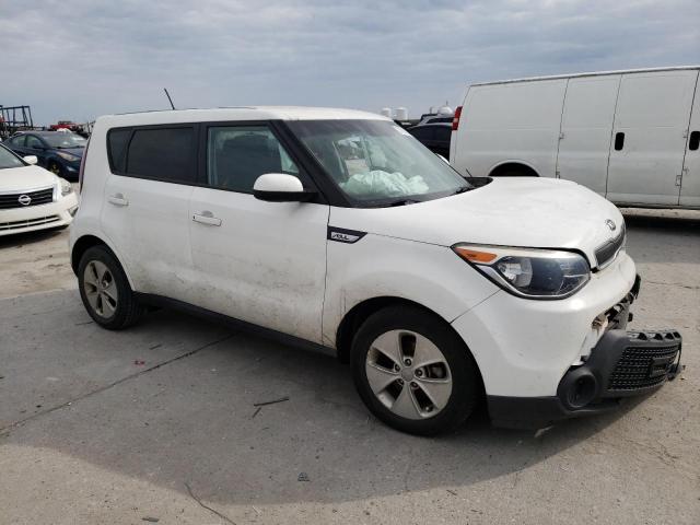 KNDJN2A29G7256043 - 2016 KIA SOUL WHITE photo 4