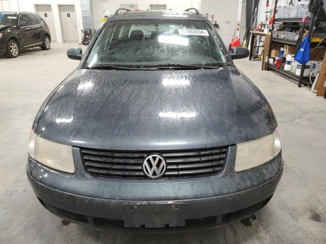 WVWHH23B91E037928 - 2001 VOLKSWAGEN PASSAT GLS CHARCOAL photo 5