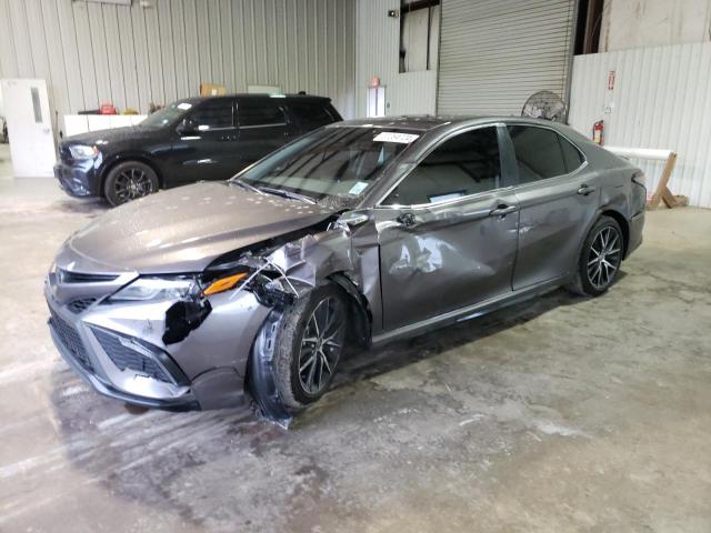 4T1G11AK6NU706919 - 2022 TOYOTA CAMRY SE GRAY photo 1