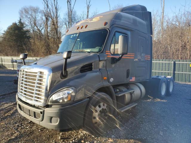 3AKJGHDV3JSJV6373 - 2018 FREIGHTLINER CASCADIA 1 GRAY photo 2