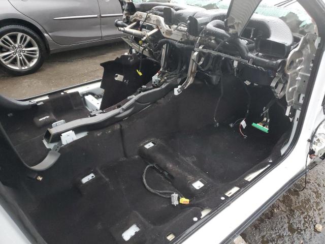 2C3CDZFJ5GH315246 - 2016 DODGE CHALLENGER R/T SCAT PACK WHITE photo 8