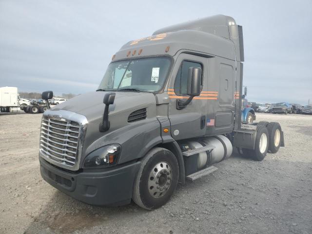 3AKJGHDV5JSJV6374 - 2018 FREIGHTLINER CASCADIA 1 GRAY photo 2