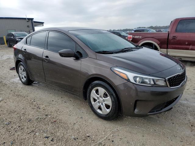 3KPFL4A77HE018356 - 2017 KIA FORTE LX GRAY photo 4