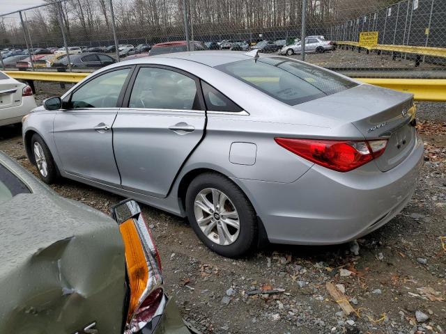 5NPEB4AC4DH650670 - 2013 HYUNDAI SONATA GLS SILVER photo 2