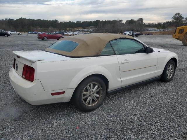 1ZVFT84NX75260518 - 2007 FORD MUSTANG WHITE photo 3