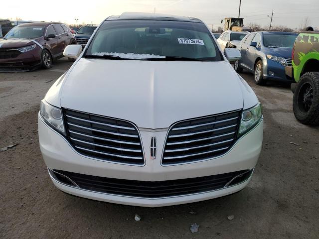 2LMHJ5AT7KBL02263 - 2019 LINCOLN MKT WHITE photo 5