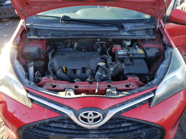 VNKKTUD31FA041680 - 2015 TOYOTA YARIS RED photo 12