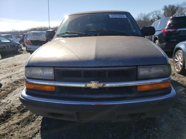 1GNDT13WX12110730 - 2001 CHEVROLET BLAZER SILVER photo 5