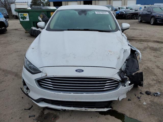 3FA6P0HDXLR225923 - 2020 FORD FUSION SE WHITE photo 5