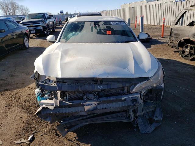 1N4BL4DW5LC275006 - 2020 NISSAN ALTIMA SV WHITE photo 5