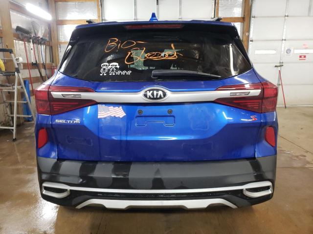 KNDEUCAA8M7124601 - 2021 KIA SELTOS S BLUE photo 6