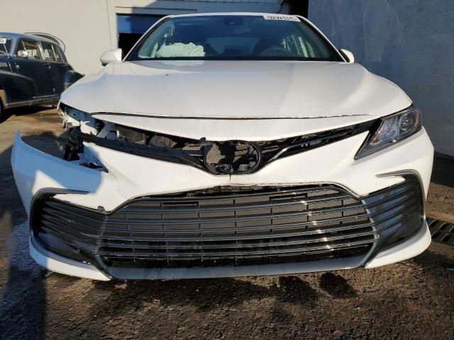 4T1C11AK0PU777731 - 2023 TOYOTA CAMRY LE WHITE photo 5