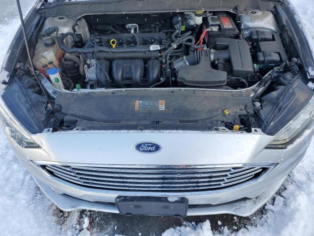 3FA6P0H70HR203141 - 2017 FORD FUSION SE SILVER photo 11