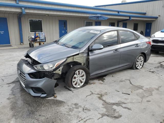 3KPC24A3XKE062023 - 2019 HYUNDAI ACCENT SE GRAY photo 1