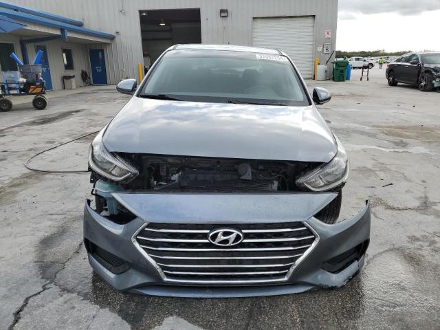 3KPC24A3XKE062023 - 2019 HYUNDAI ACCENT SE GRAY photo 5