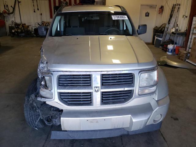 1D8GU28K28W178233 - 2008 DODGE NITRO SXT SILVER photo 5