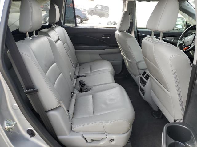 5FNYF6H90HB029146 - 2017 HONDA PILOT TOURING SILVER photo 11