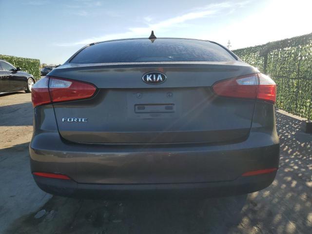 KNAFX4A69F5358139 - 2015 KIA FORTE LX GRAY photo 6