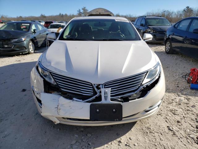 3LN6L2J95GR634260 - 2016 LINCOLN MKZ WHITE photo 5